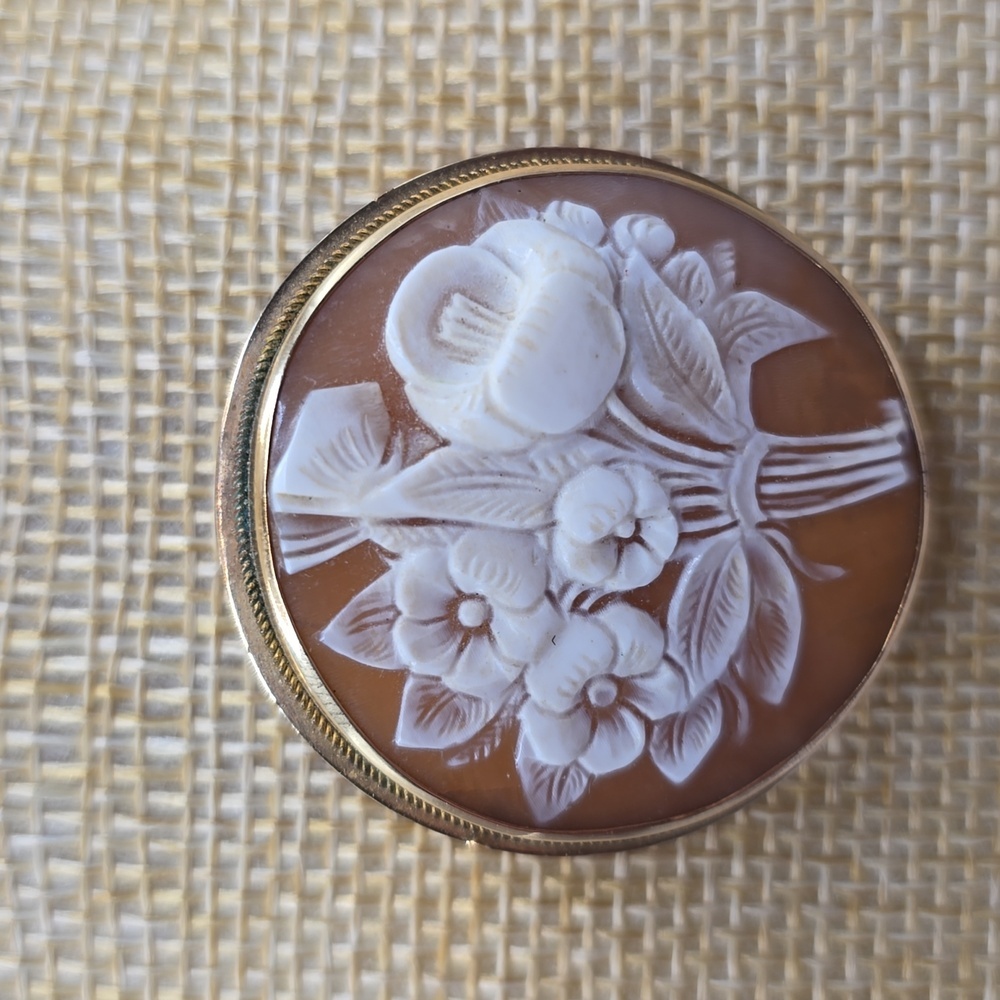 Vintage Cameo 14K Yellow Gold Carved Bouquet Brooch & Pendant - Picture 2 of 9